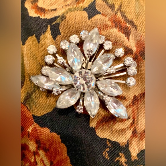 Vintage rhinestones wedding brooch - Picture 6 of 13